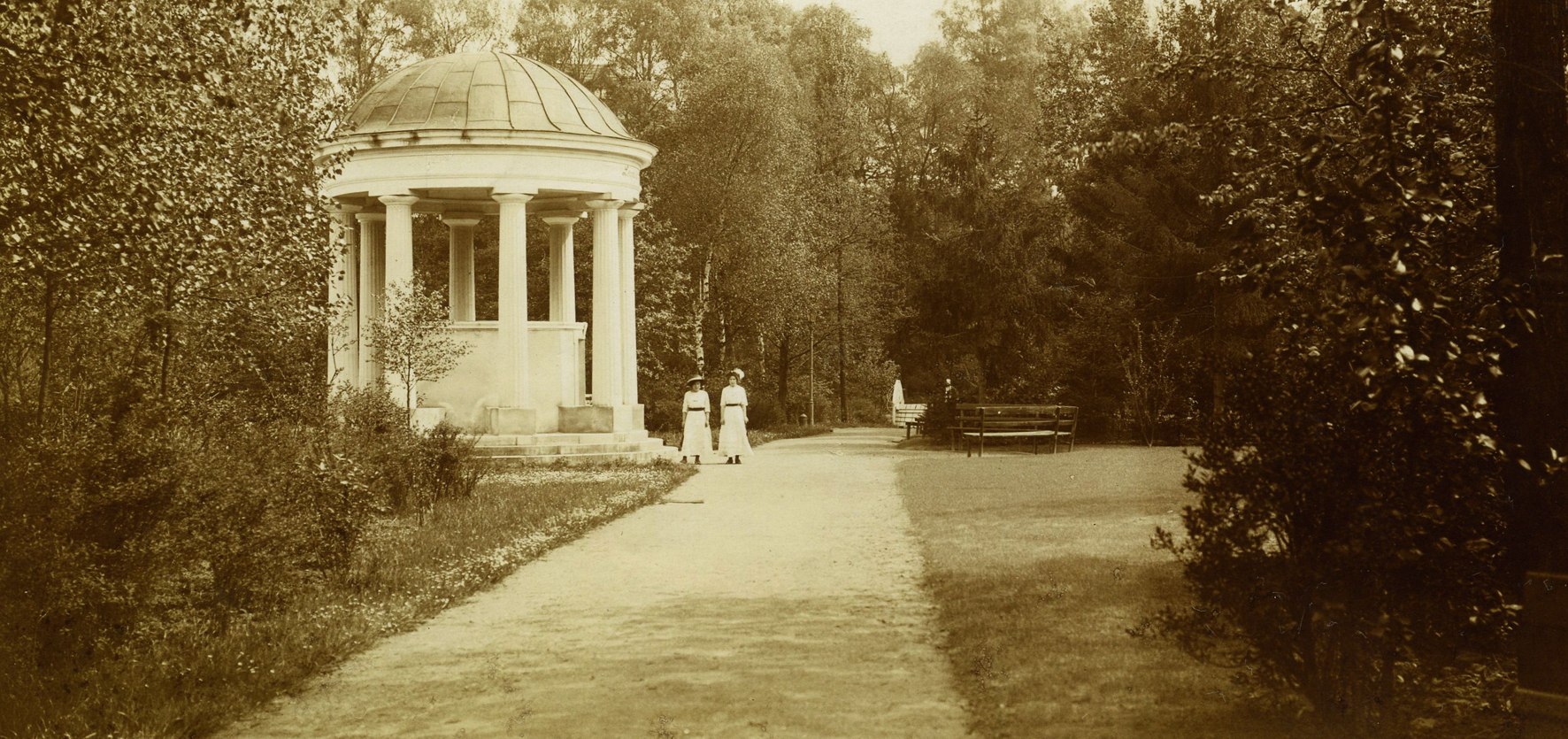 bad-salzuflen_leopoldsprudelhist, © Postkarte um 1920, Privatbesitz / Sammlung Sabine Mirbach