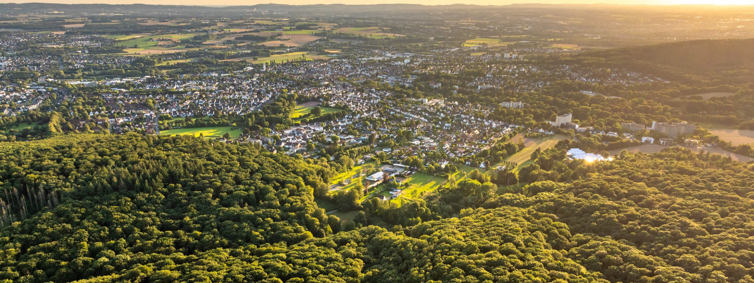 Drohnenaufnahme Ortseingang Richtung Wüsten/Waldemeine, © Stadt Bad Salzuflen / Teutoburger Wald / D. Ketz